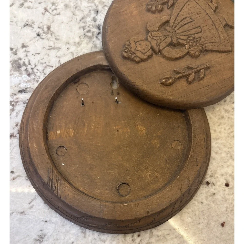 Vintage Resin Dutch Girl Wood Tone Hidden Key Holder Cottage‎ Core Granny Core